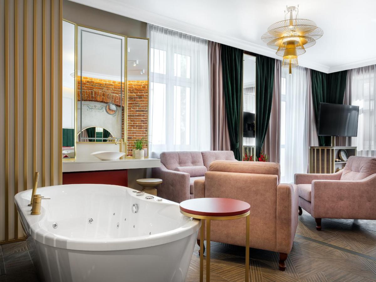 Golden Queen Deluxe Jacuzzi Apartments - Old Town Cracóvia Exterior foto