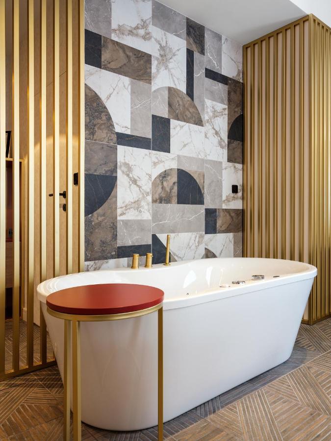 Golden Queen Deluxe Jacuzzi Apartments - Old Town Cracóvia Exterior foto